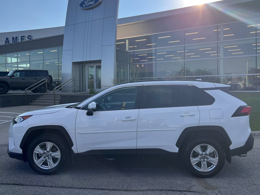 Used 2019 Toyota RAV4 XLE w/ Protection Package FWD image 3