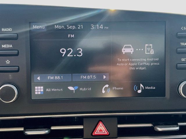 New 2026 Hyundai Elantra Hybrid FWD image 14