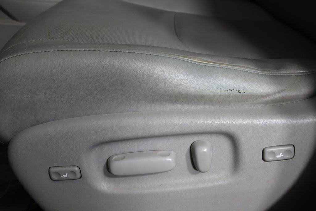 Used 2012 Toyota Highlander Limited w/ Tow Pkg image 25