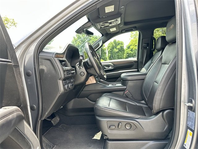 Used 2021 Chevrolet Suburban High Country w/ Premium Package image 12