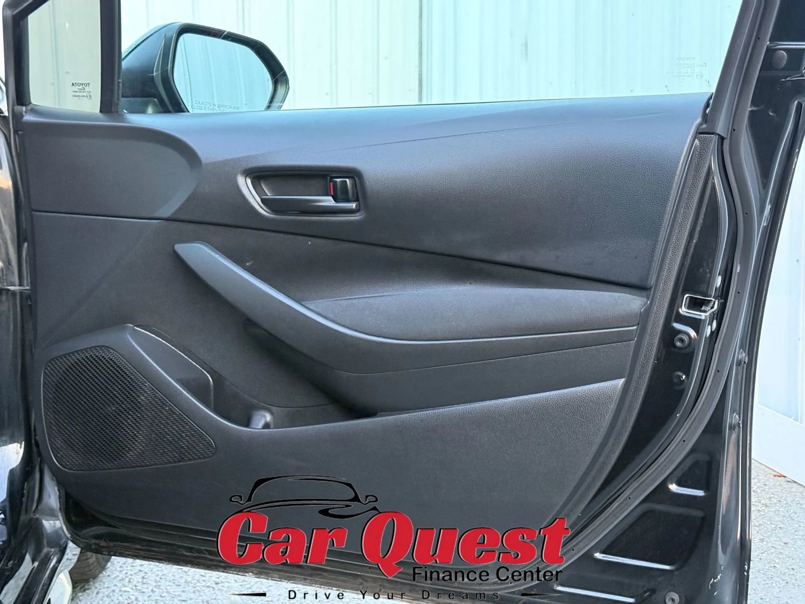 Used 2022 Toyota Corolla LE image 19