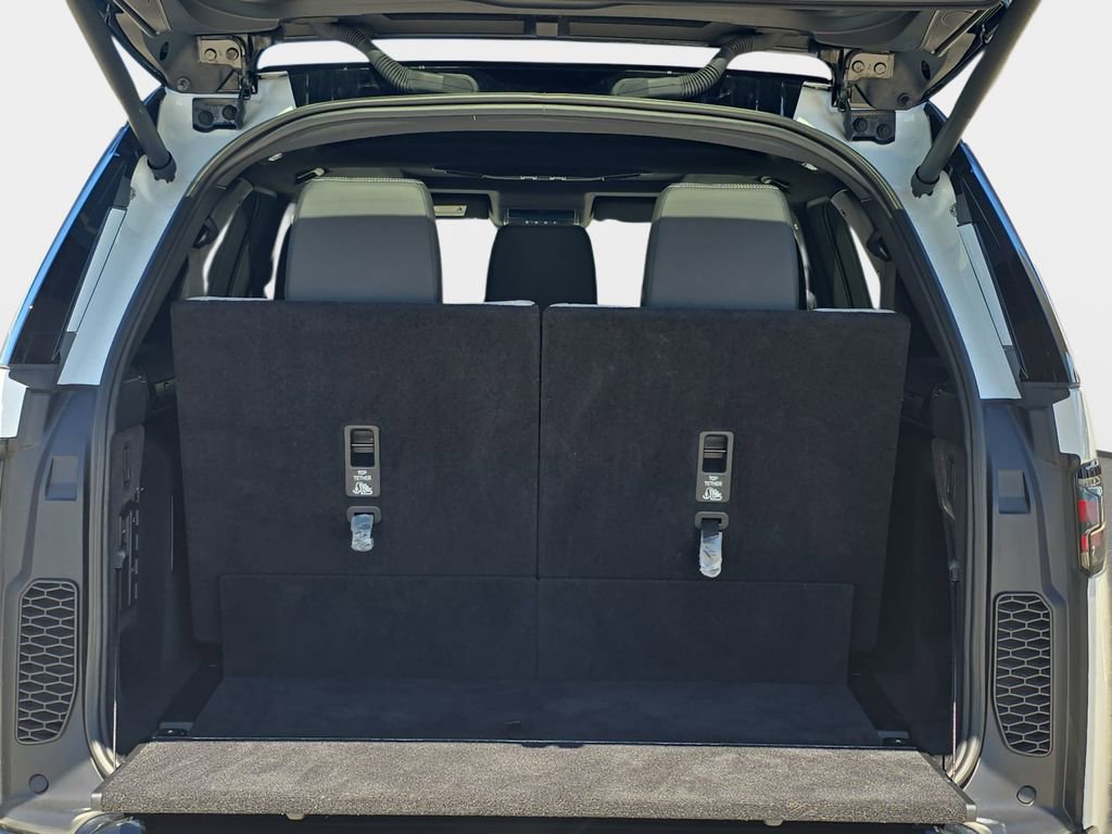 Certified 2023 Land Rover Discovery HSE R-Dynamic image 15