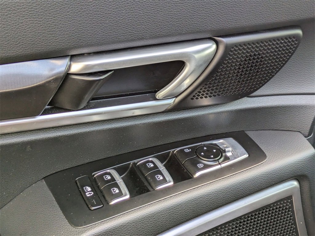 Used 2025 Kia Telluride S image 13