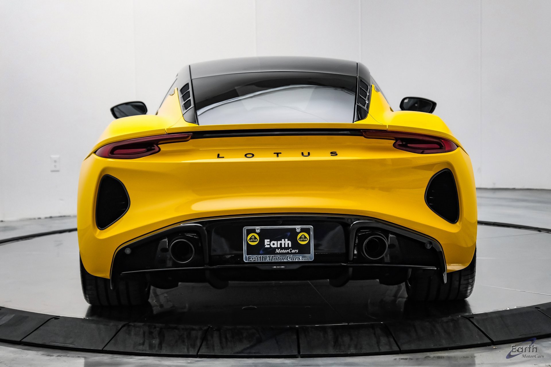 Used 2024 Lotus Emira First Edition image 11