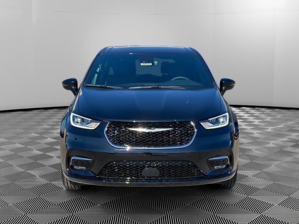 New 2026 Chrysler Pacifica Select AWD/4WD image 8
