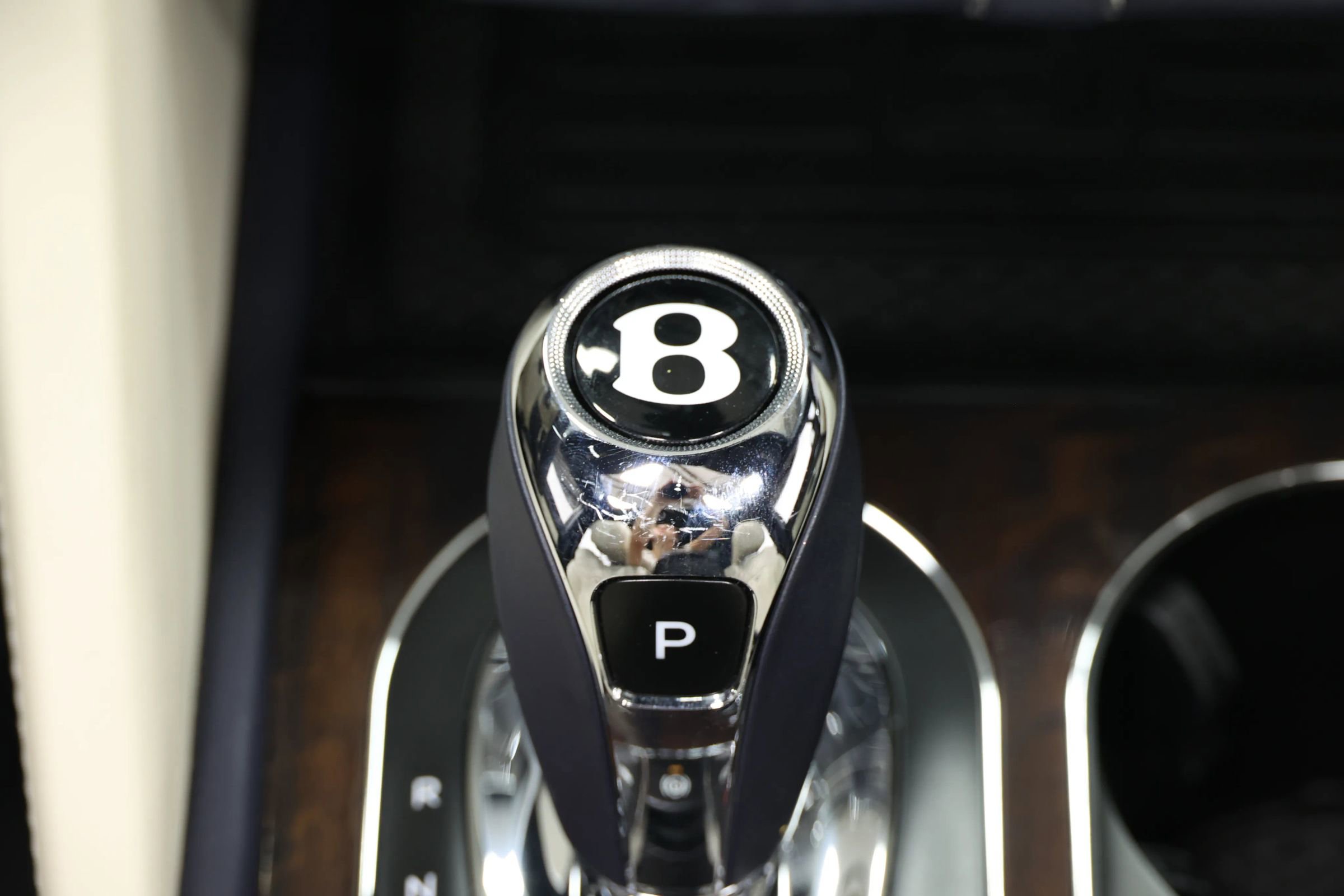 Used 2022 Bentley Bentayga image 52