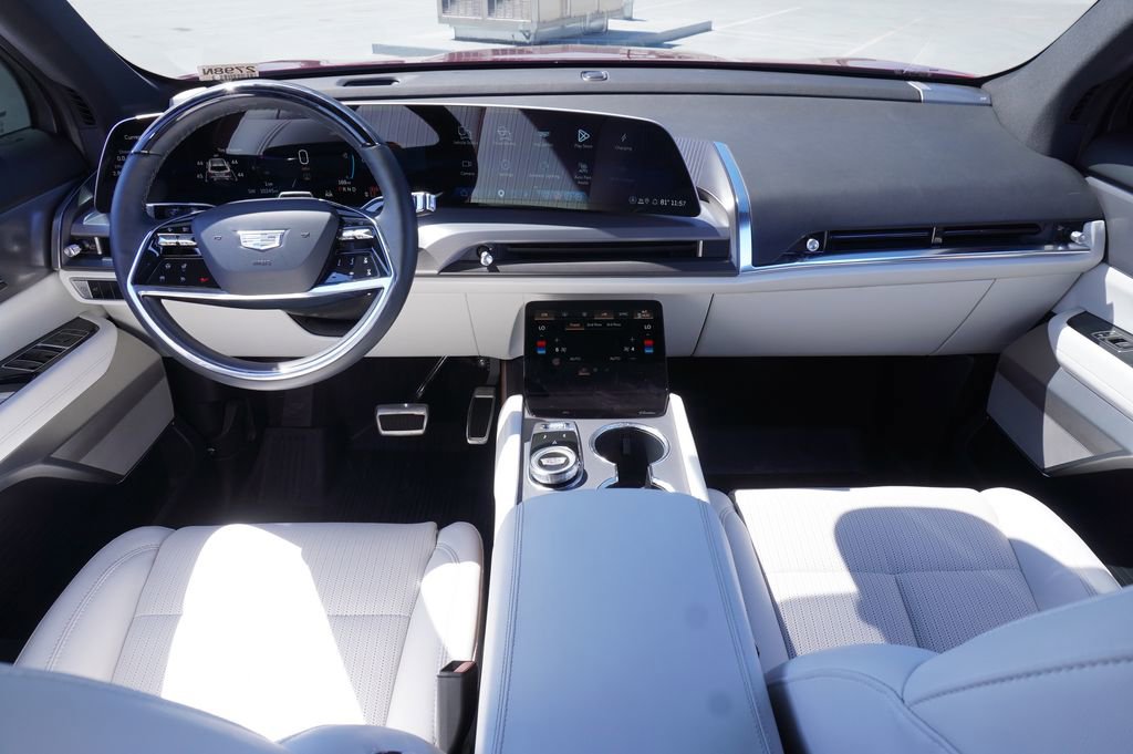 Certified 2026 Cadillac Vistiq Luxury image 12