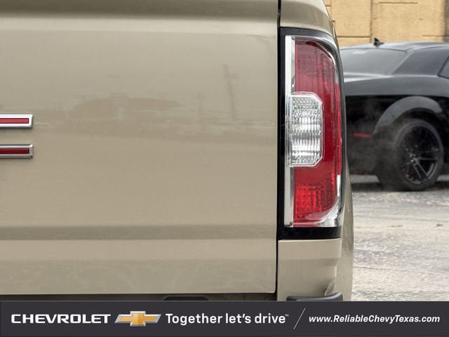 Used 2022 GMC Canyon Elevation w/ Trailering Package AWD/4WD image 8