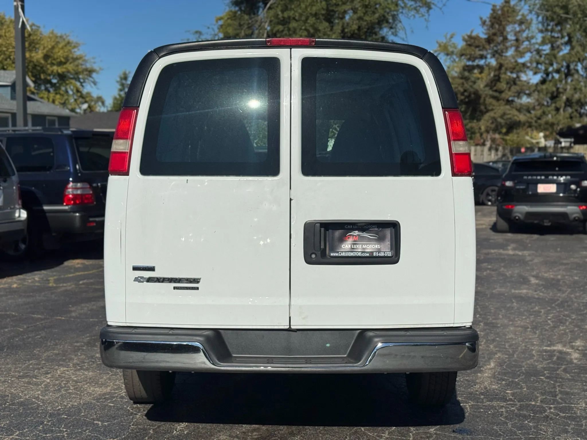 Used 2011 Chevrolet Express 2500 image 8