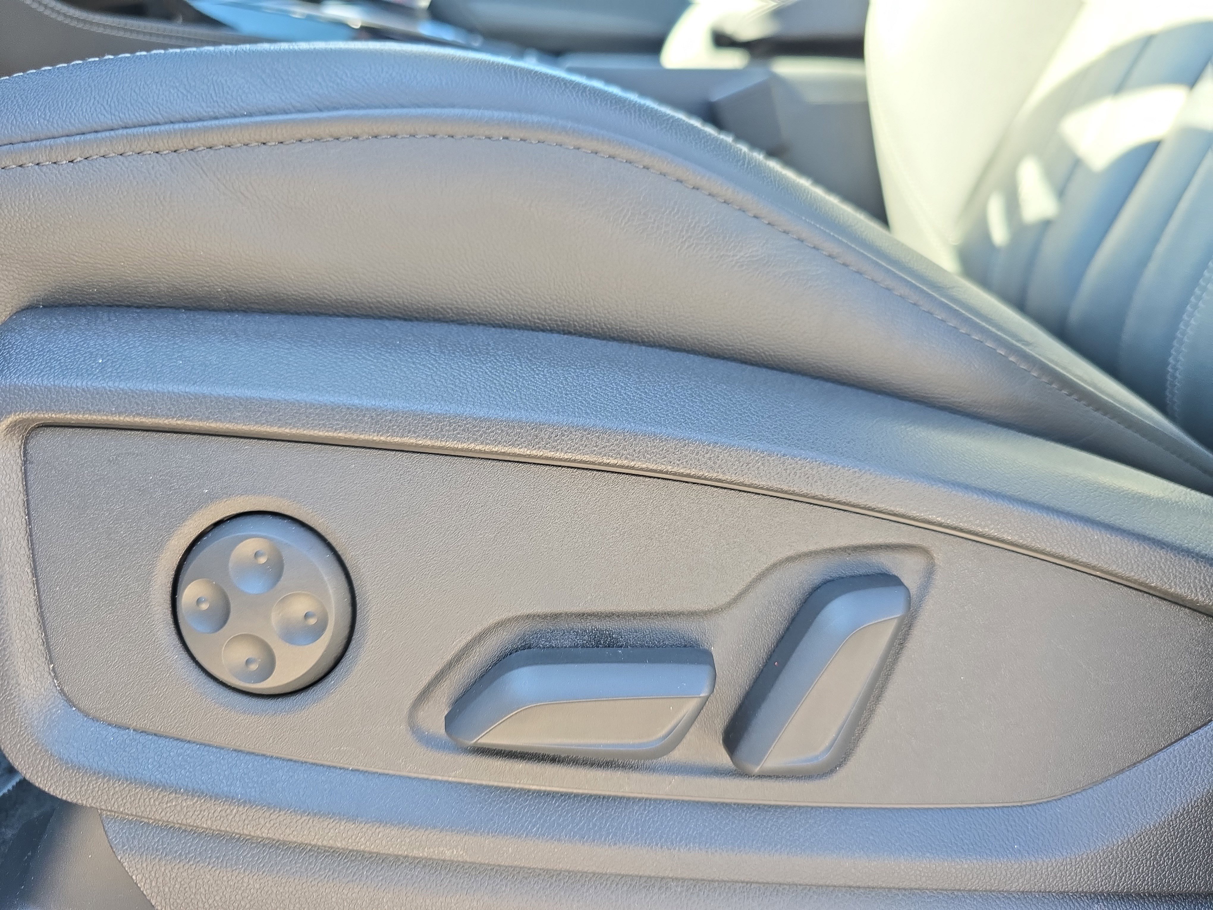 Certified 2023 Audi Q5 e Premium Plus w/ Premium Plus Package image 27