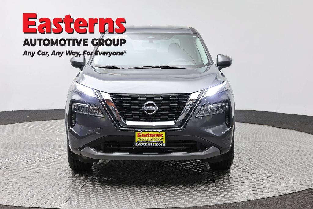 Used 2023 Nissan Rogue SV AWD/4WD image 2