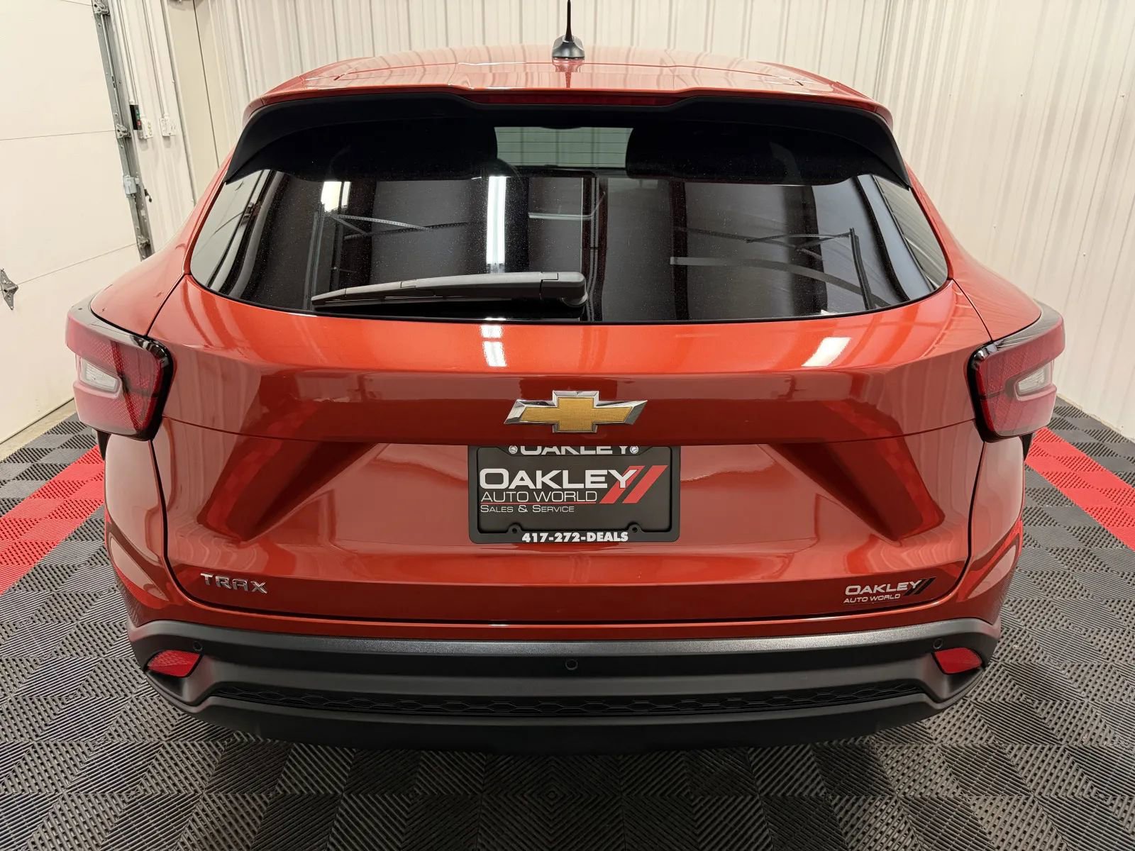Used 2024 Chevrolet Trax LS w/ LS Convenience Package FWD image 3