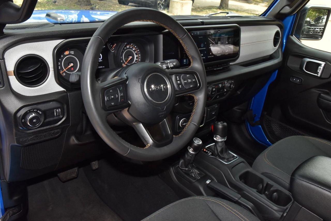 Used 2024 Jeep Wrangler Unlimited Sport AWD/4WD image 33