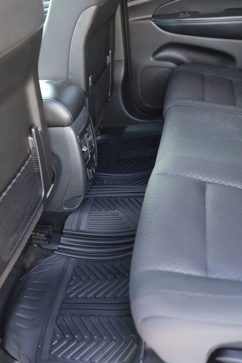 Used 2018 Jeep Grand Cherokee Laredo image 32