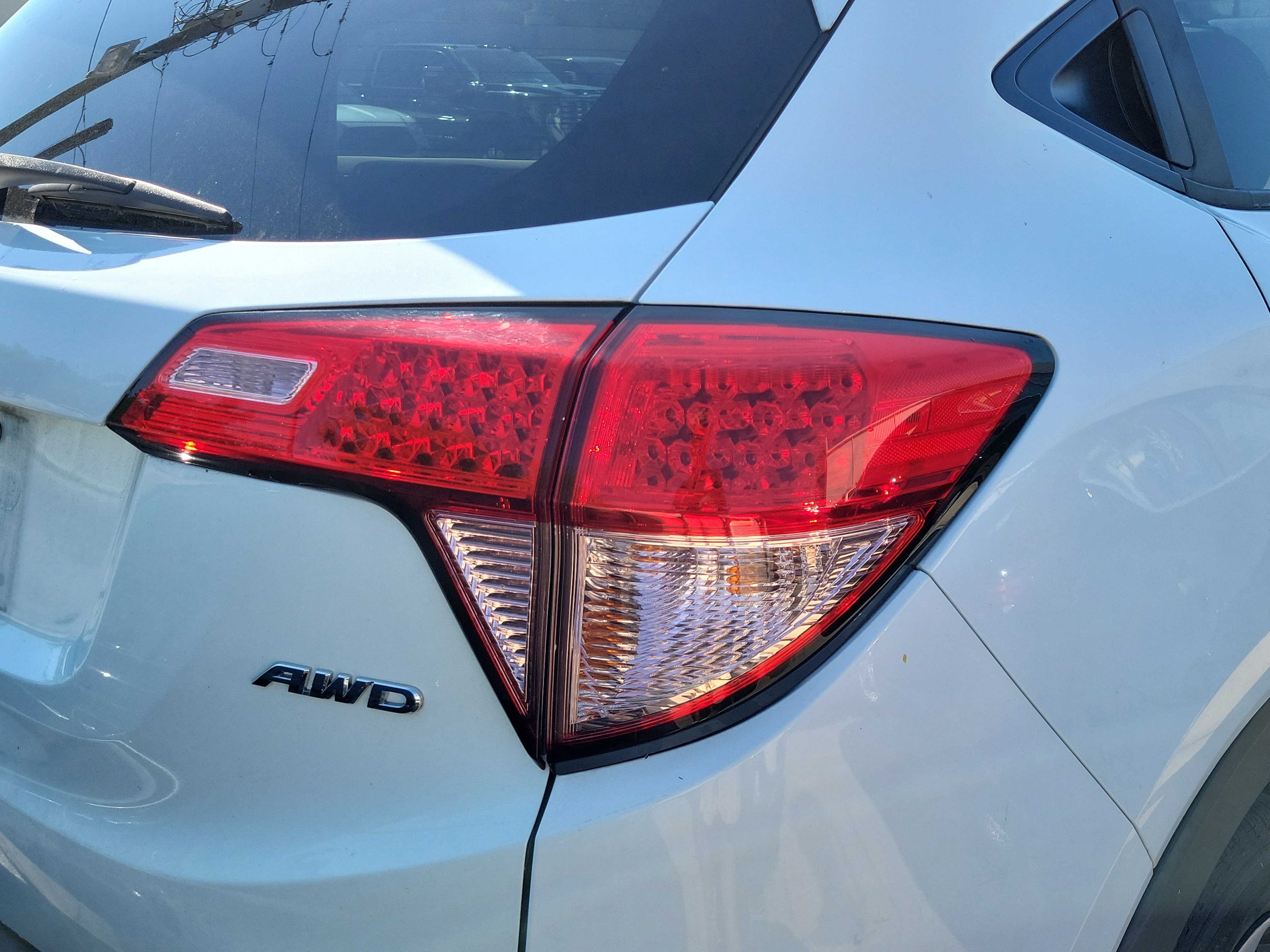 Used 2018 Honda HR-V EX image 10