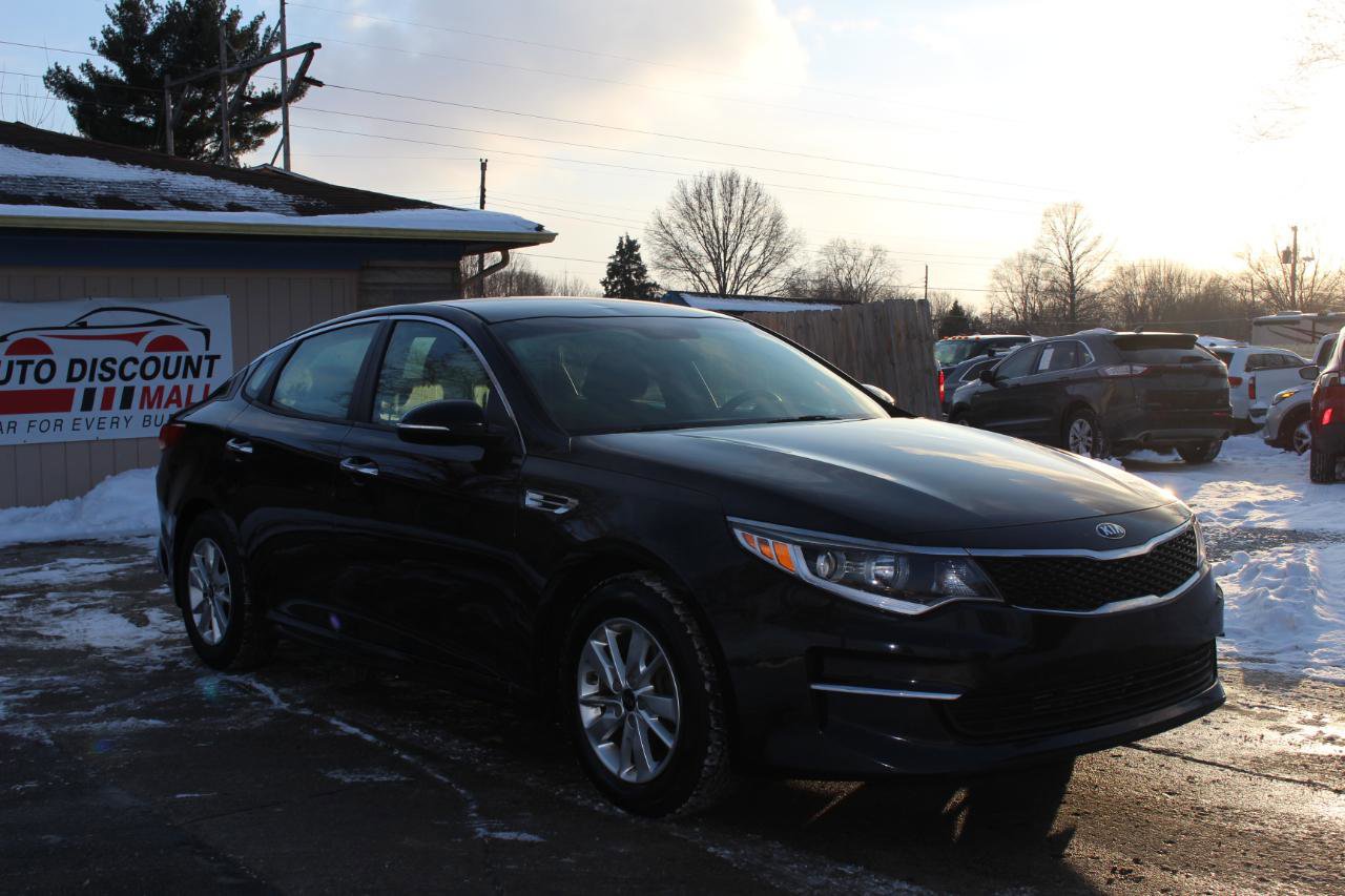 Used 2018 Kia Optima LX image 2