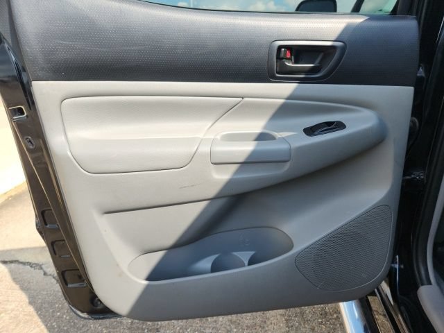 Used 2015 Toyota Tacoma PreRunner w/ SR5 Package RWD image 20