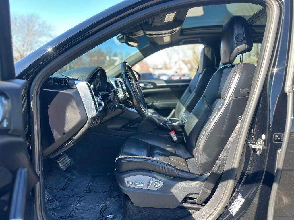 Used 2016 Porsche Cayenne GTS AWD/4WD image 8