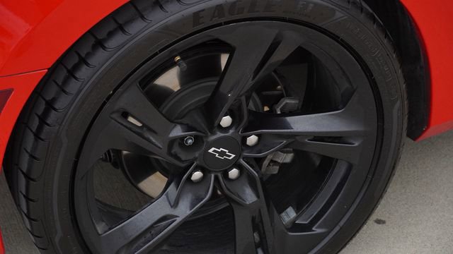 Used 2020 Chevrolet Camaro LT image 11