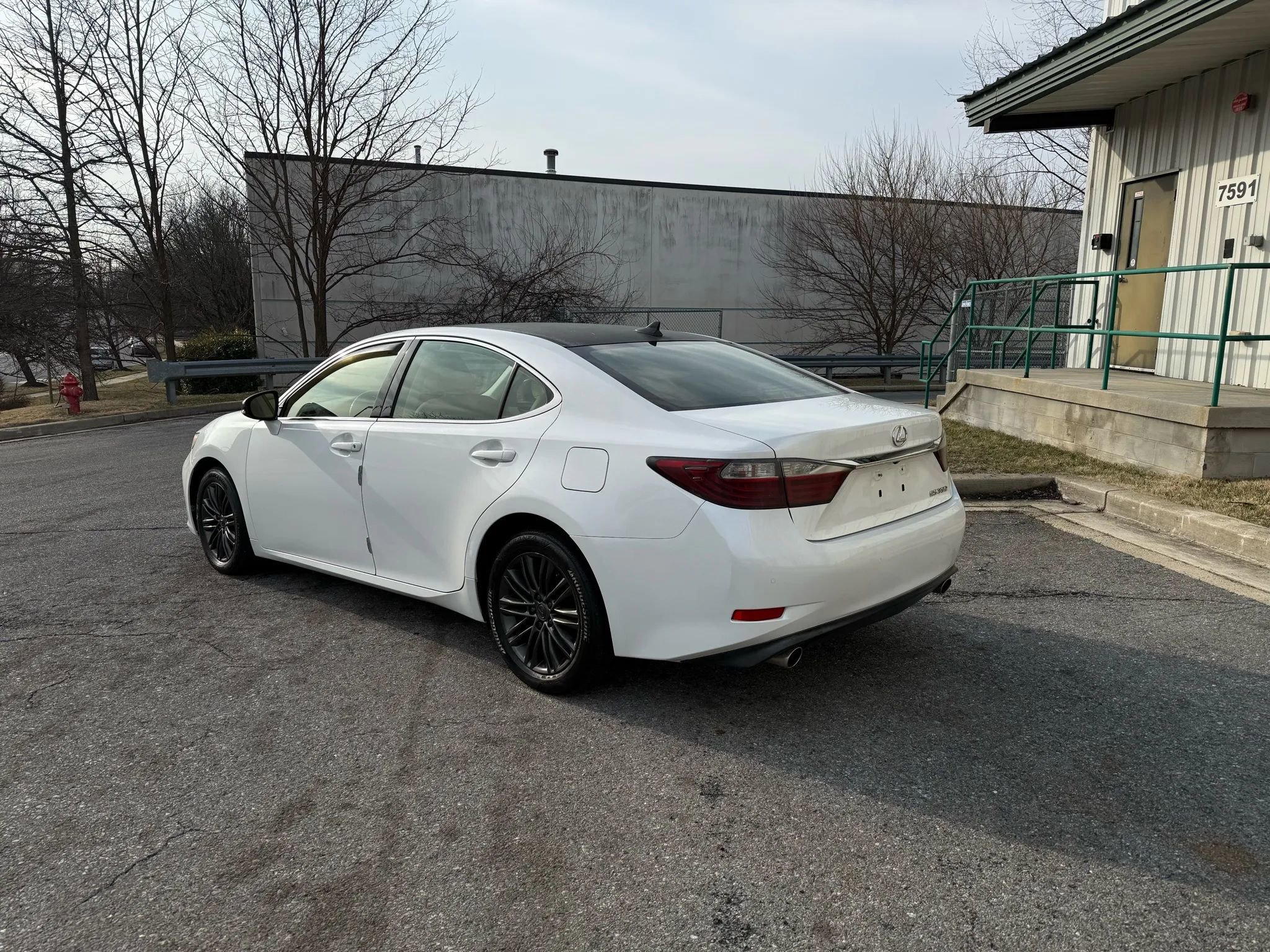 Used 2013 Lexus ES 350 w/ Luxury Pkg image 5