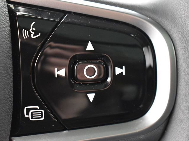 Used 2025 Volvo XC90 B5 Plus w/ Protection Package Premier image 25