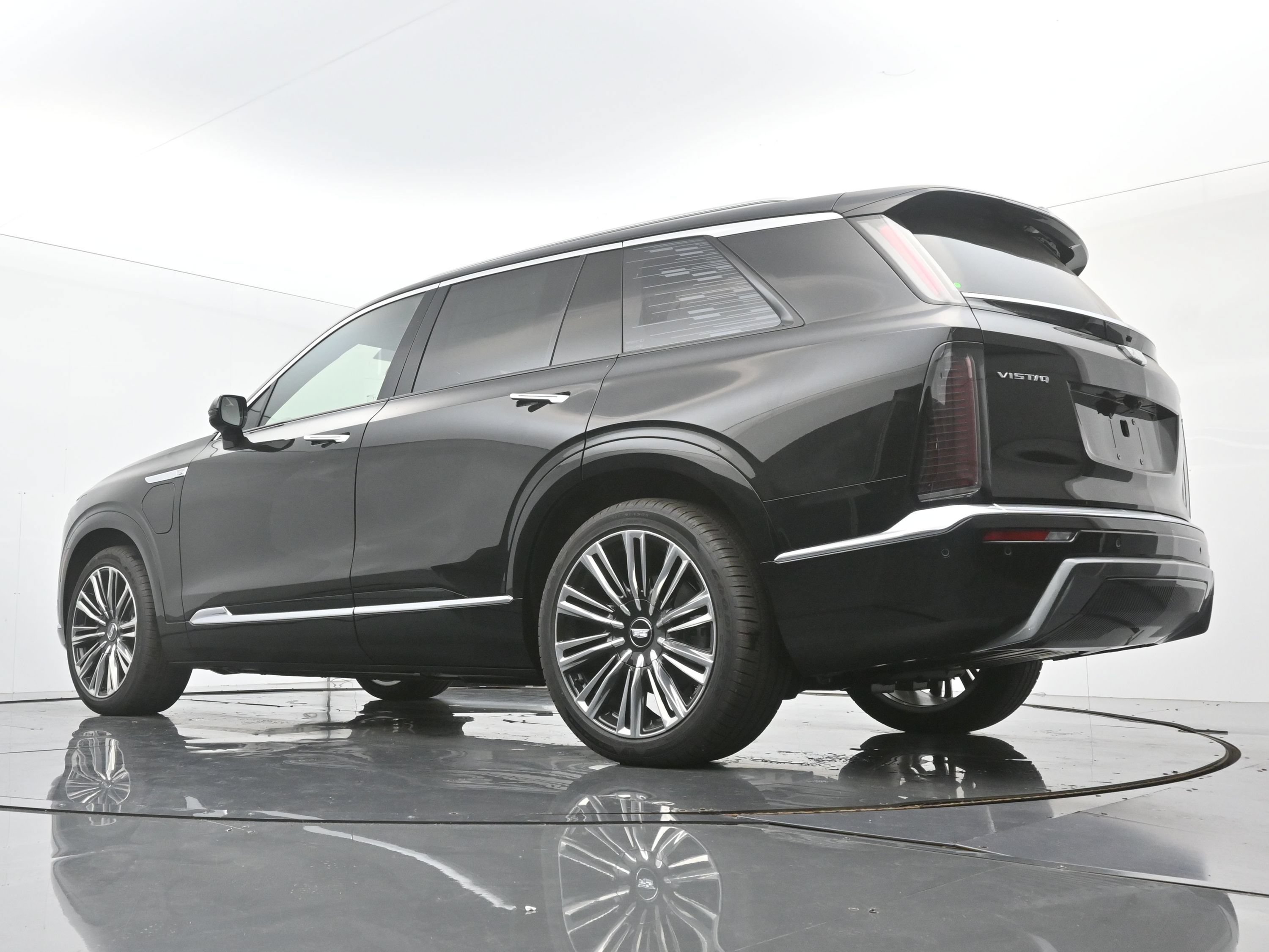New 2026 Cadillac Vistiq Premium Luxury w/ LPO, Floor Liner Package AWD/4WD image 17