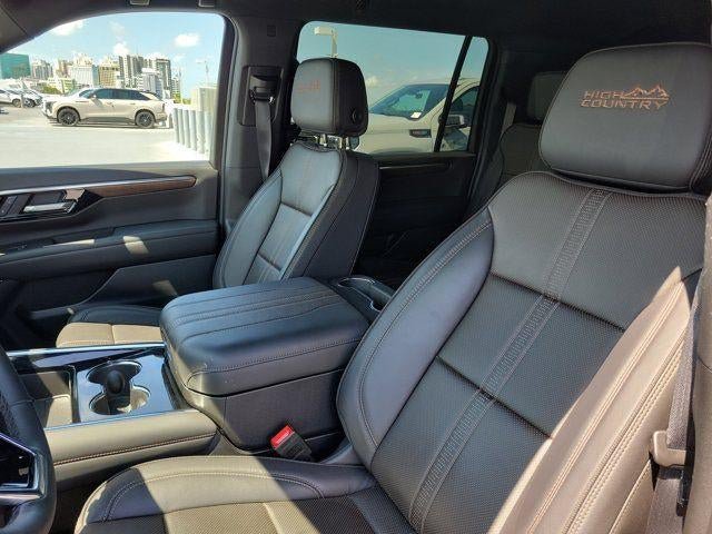 Used 2025 Chevrolet Suburban High Country AWD/4WD image 11