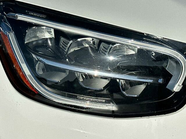 Used 2022 Mercedes-Benz GLC 300 w/ Multimedia Package Lite image 32