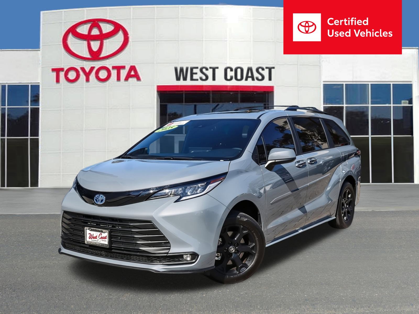 Used 2025 Toyota Sienna XLE Woodland Edition
