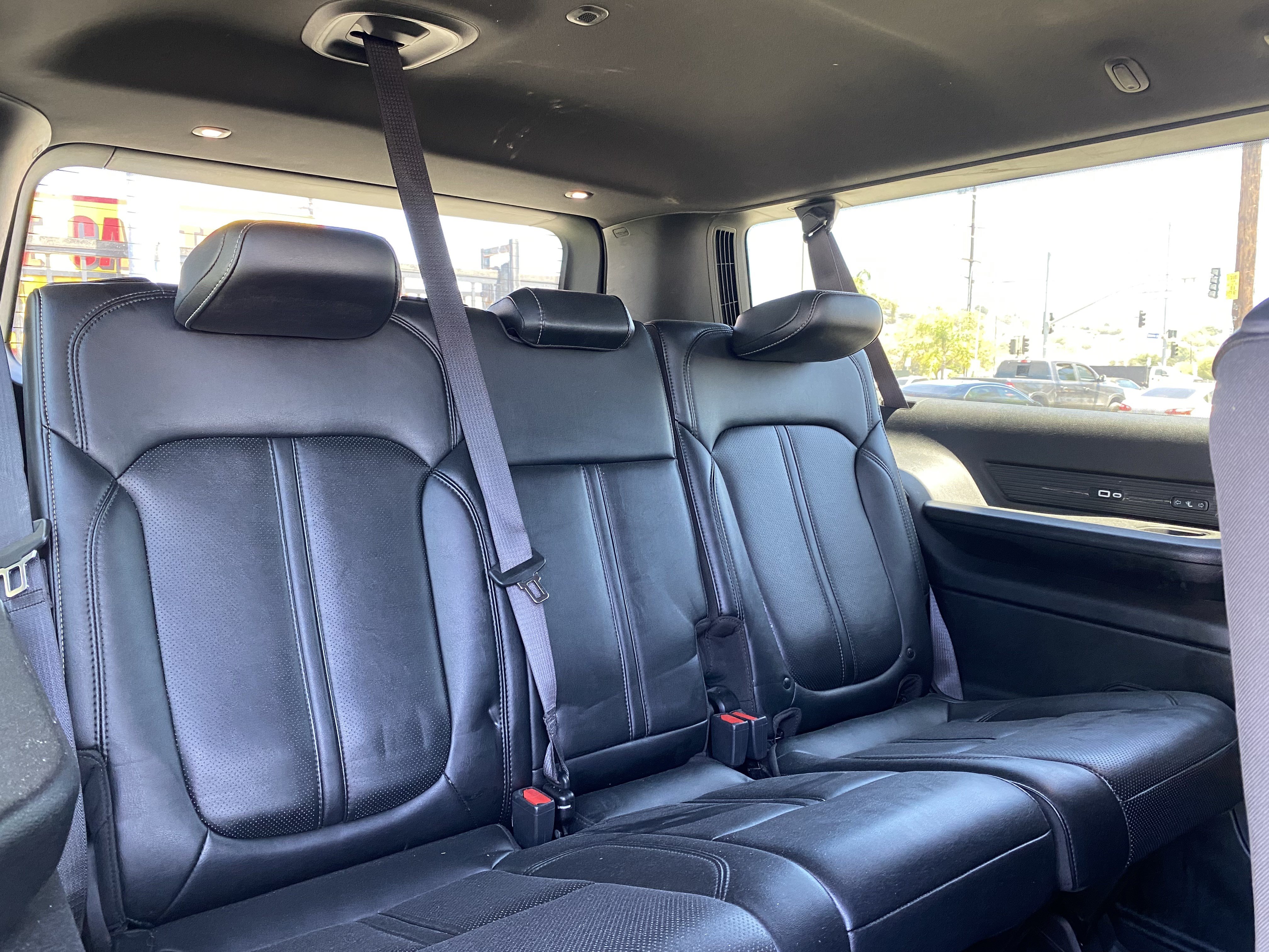 Used 2024 Jeep Wagoneer L Series II w/ Flexible Seating Group AWD/4WD image 27