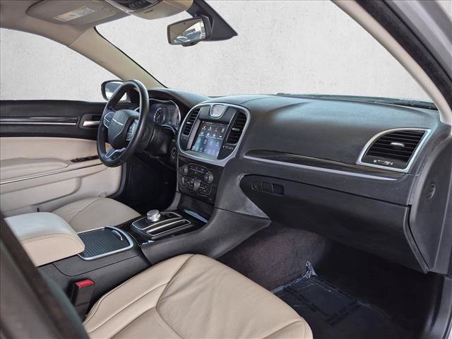Used 2017 Chrysler 300 Limited RWD image 21