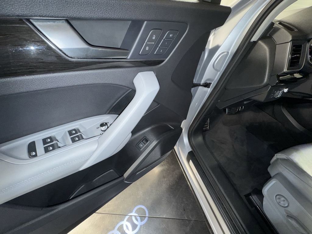 Used 2018 Audi Q5 Prestige w/ Prestige Package image 20