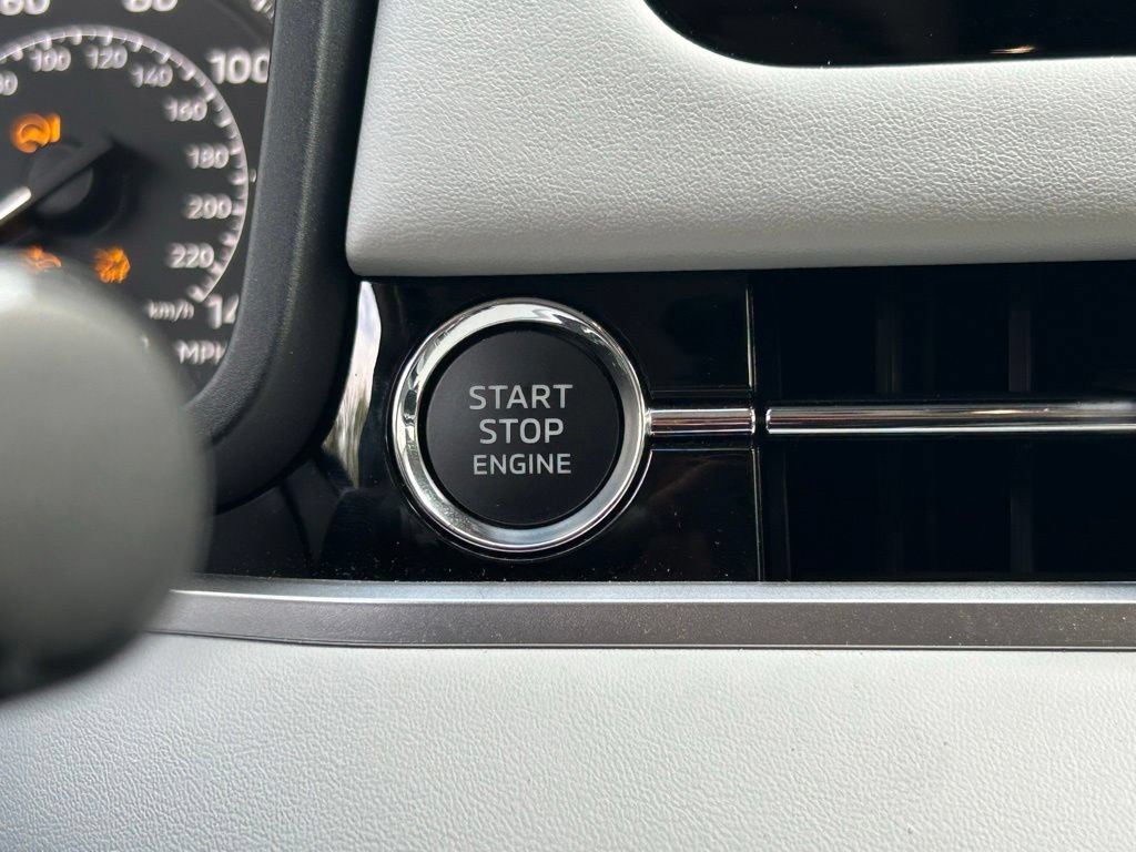 Used 2025 Mitsubishi Outlander SE FWD image 48