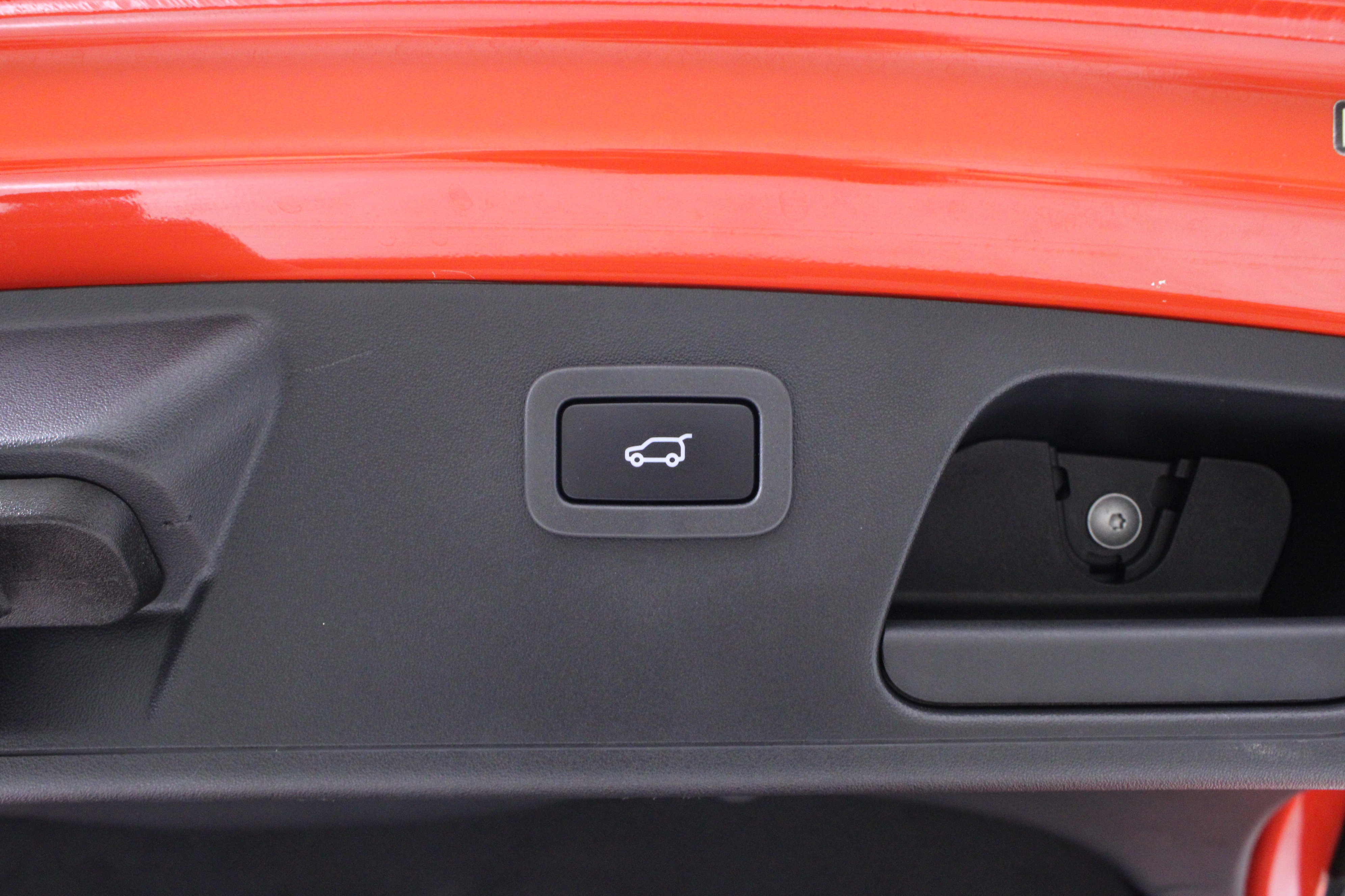 Used 2020 Jaguar E-PACE Checkered Flag image 12