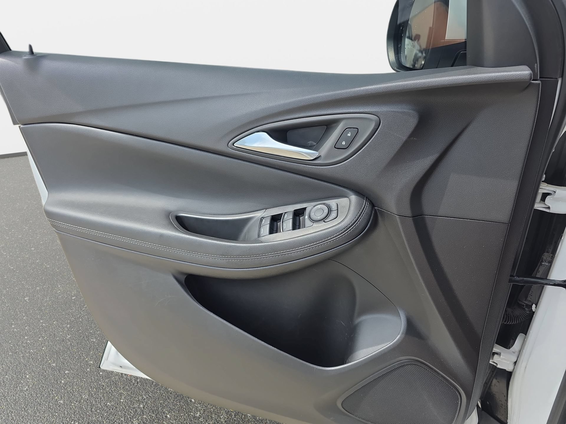 Used 2023 Buick Encore GX Preferred w/ Cold Weather Comfort Package FWD image 25