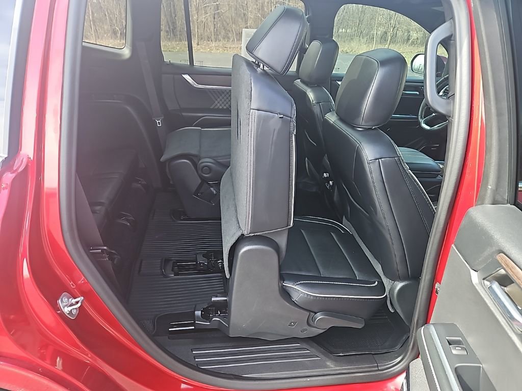 Used 2024 GMC Acadia Denali w/ LPO, Floor Liner Package image 33