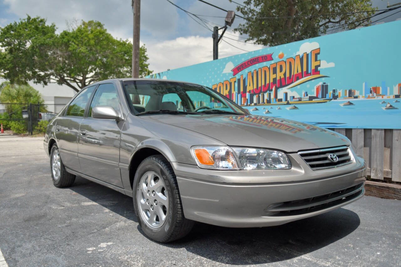 Used 2001 Toyota Camry XLE image 30