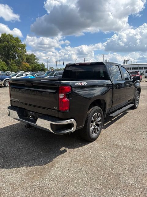Used 2022 Chevrolet Silverado 1500 LT AWD/4WD image 3