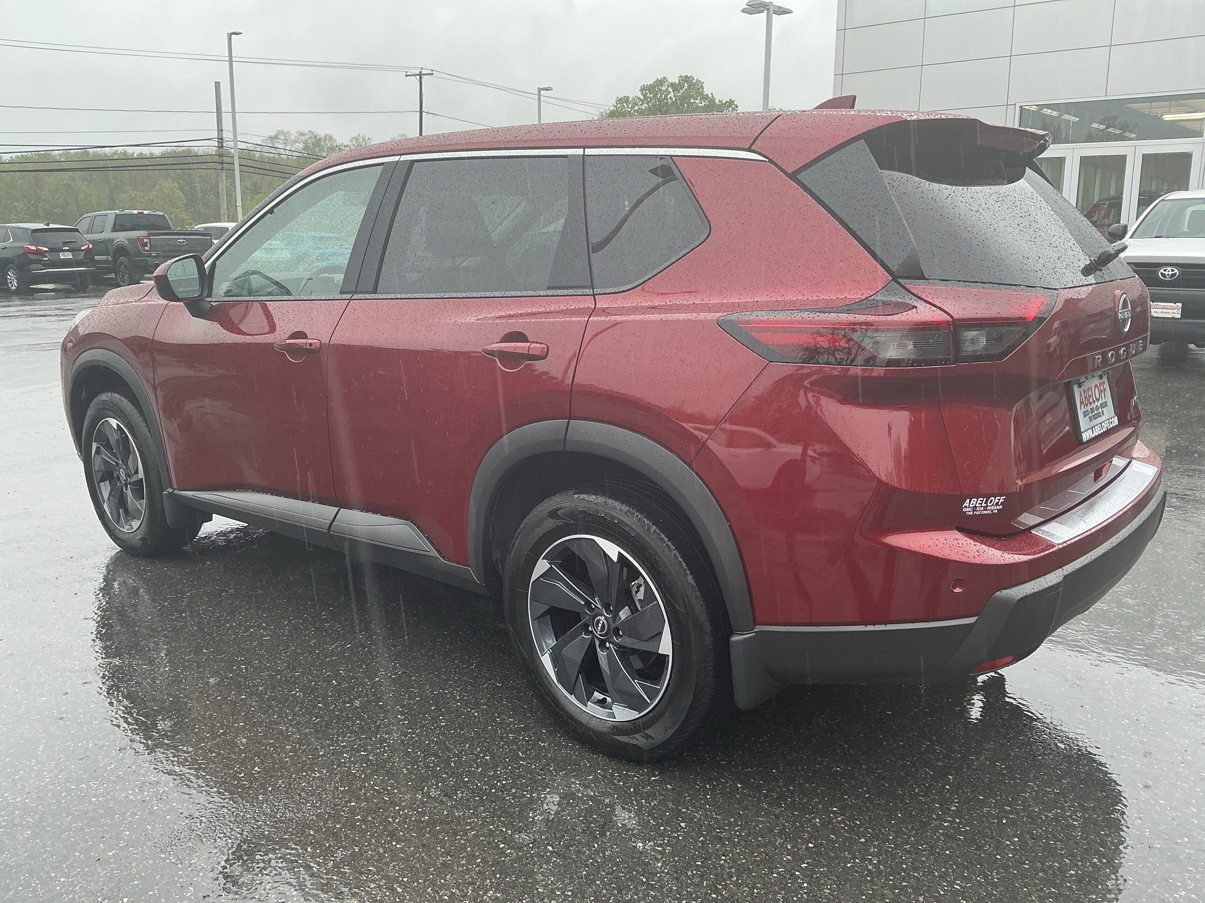 Used 2026 Nissan Rogue SV AWD/4WD image 5
