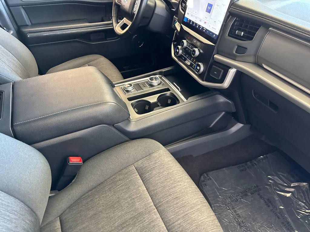 Used 2022 Ford Expedition XLT AWD/4WD image 16