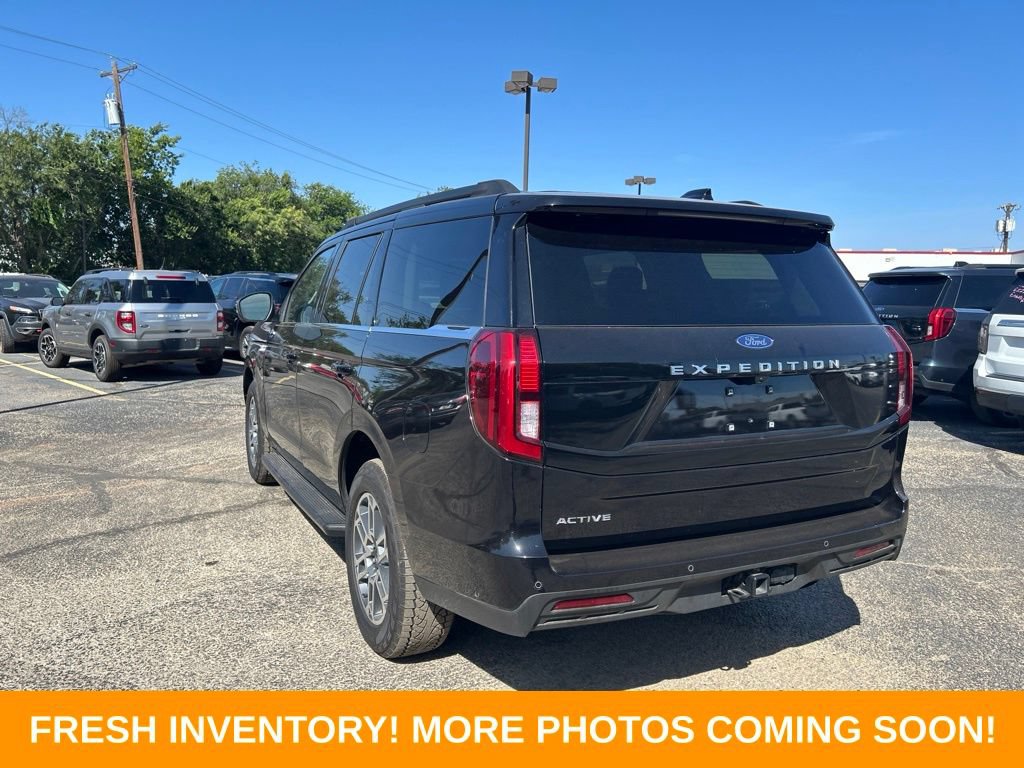 Used 2025 Ford Expedition Active AWD/4WD image 4