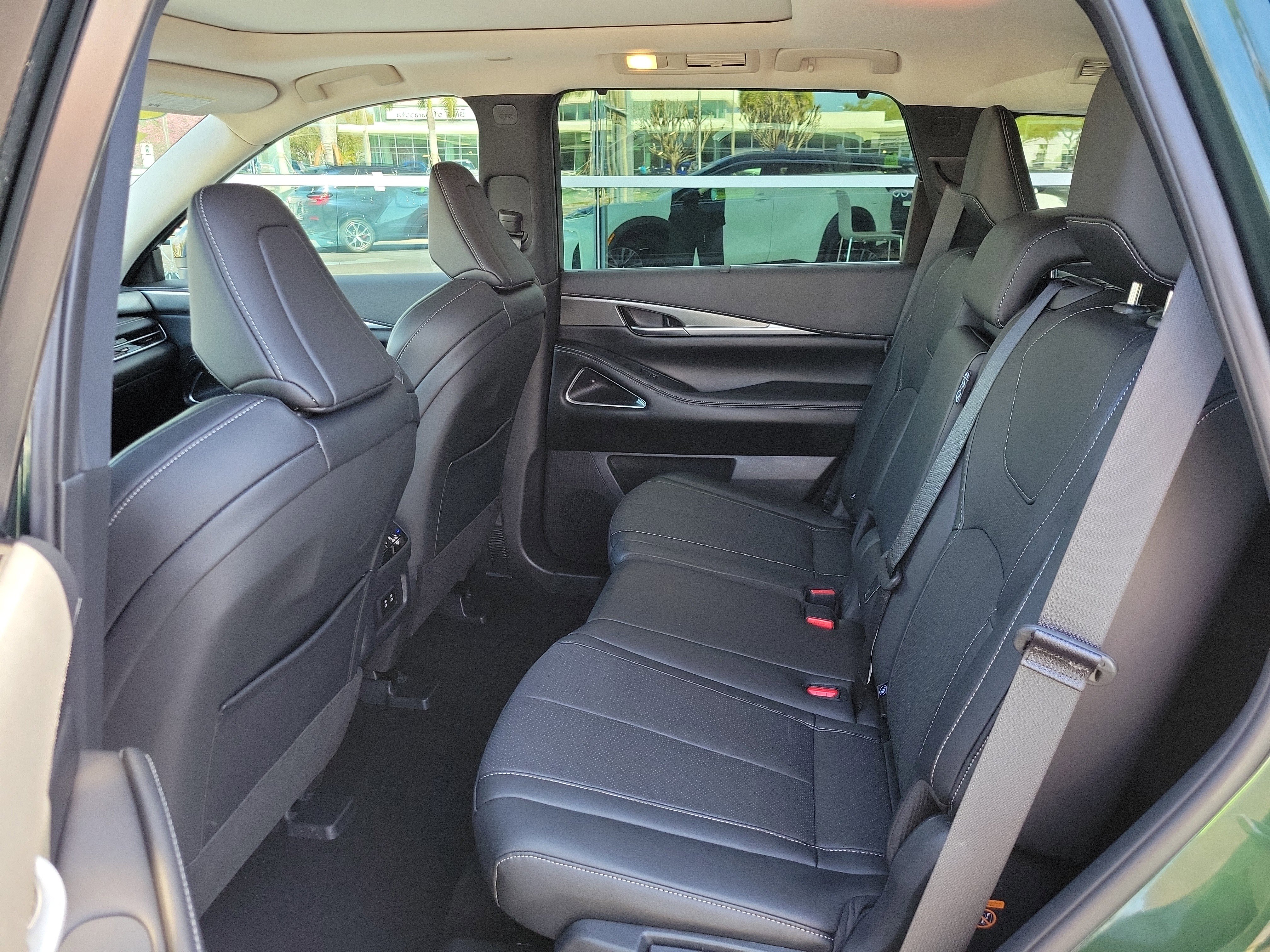 Certified 2026 INFINITI QX60 Luxe w/ Cargo Package image 17