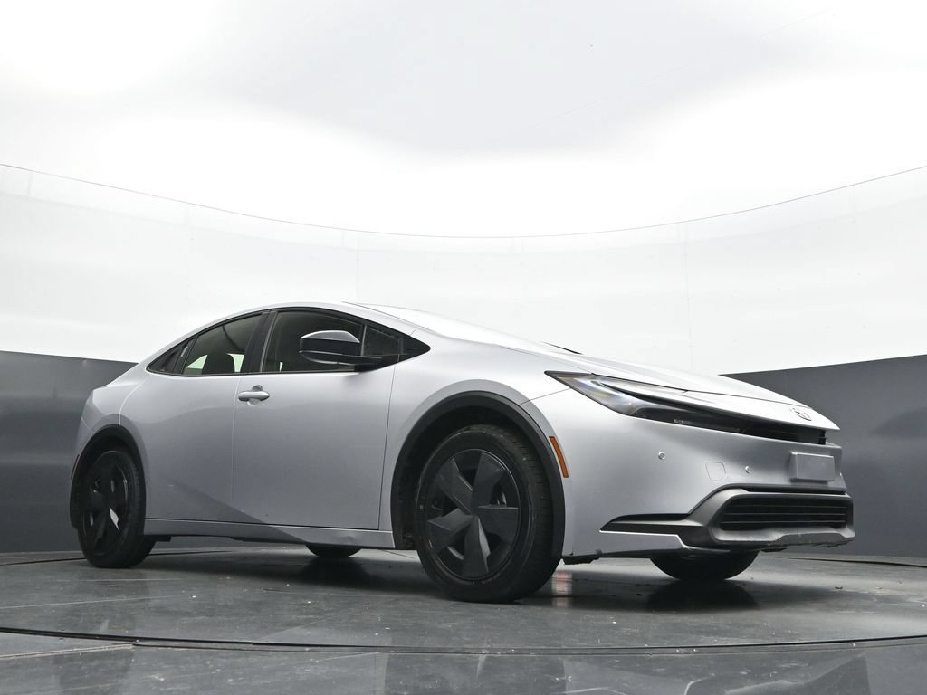 Used 2025 Toyota Prius LE FWD image 24