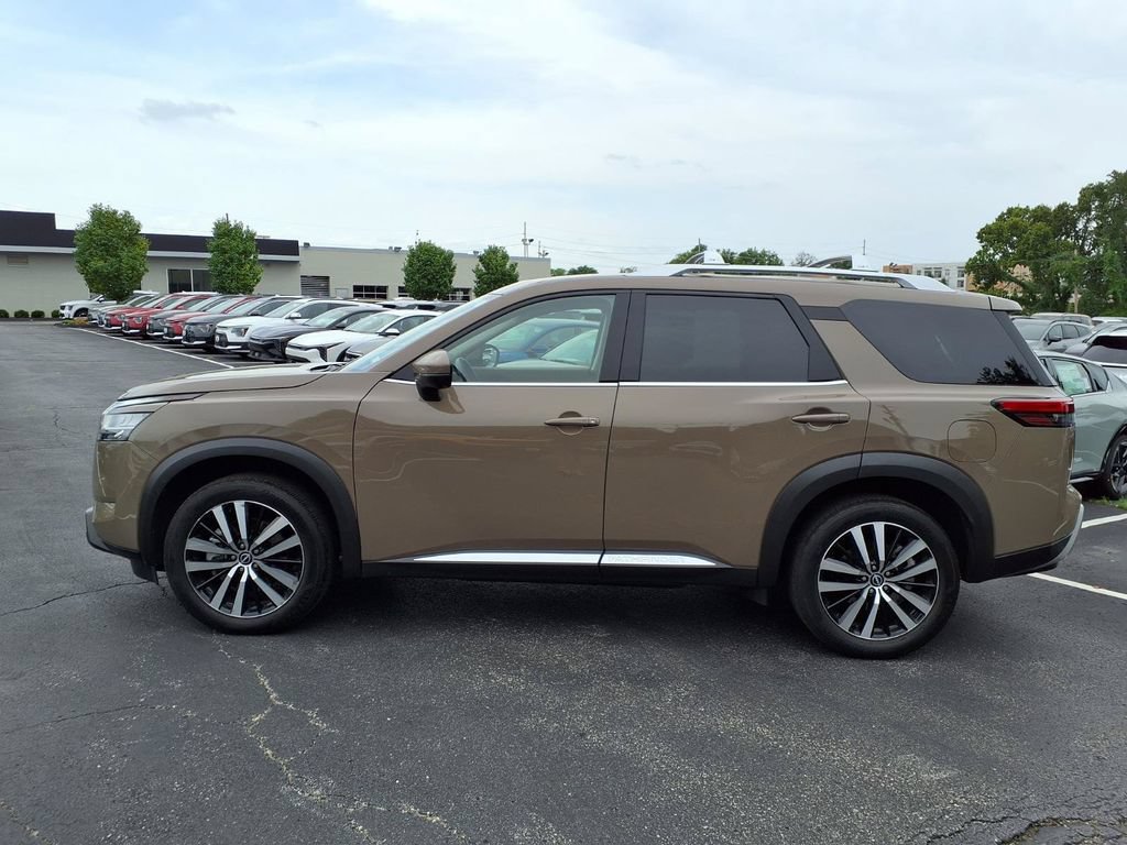 Used 2023 Nissan Pathfinder Platinum w/ Cargo Package AWD/4WD image 25
