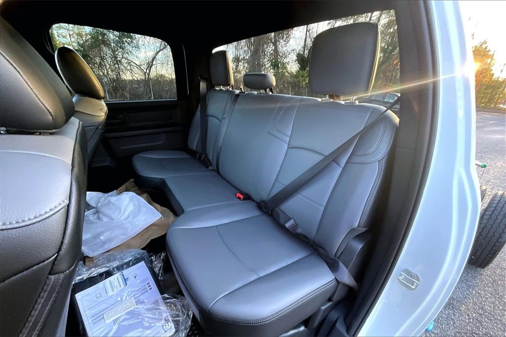 Used 2024 RAM 5500 Tradesman w/ Chrome Appearance Group image 19