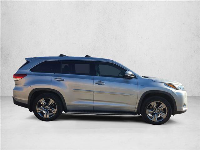Used 2019 Toyota Highlander Limited FWD image 4