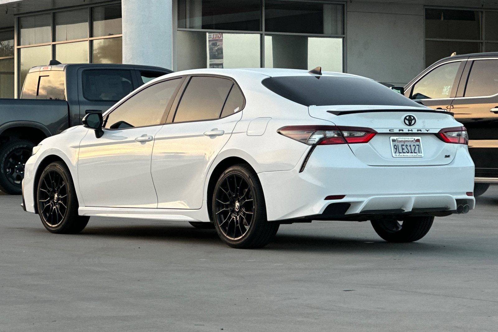 Used 2024 Toyota Camry SE image 4