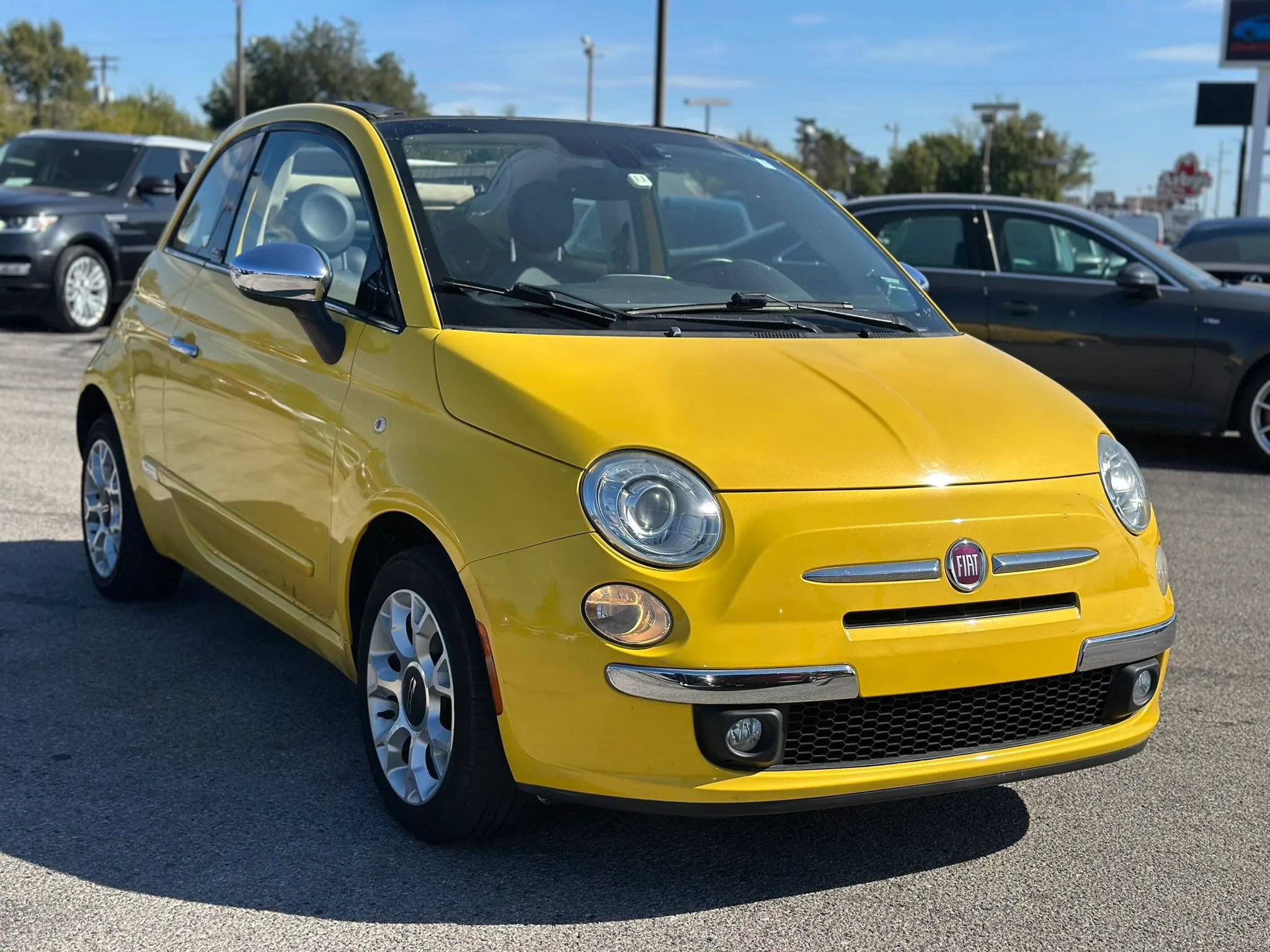 Used 2017 FIAT 500 Lounge FWD image 6
