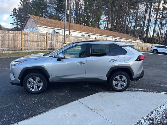 Used 2022 Toyota RAV4 XLE w/ Convenience Package image 11