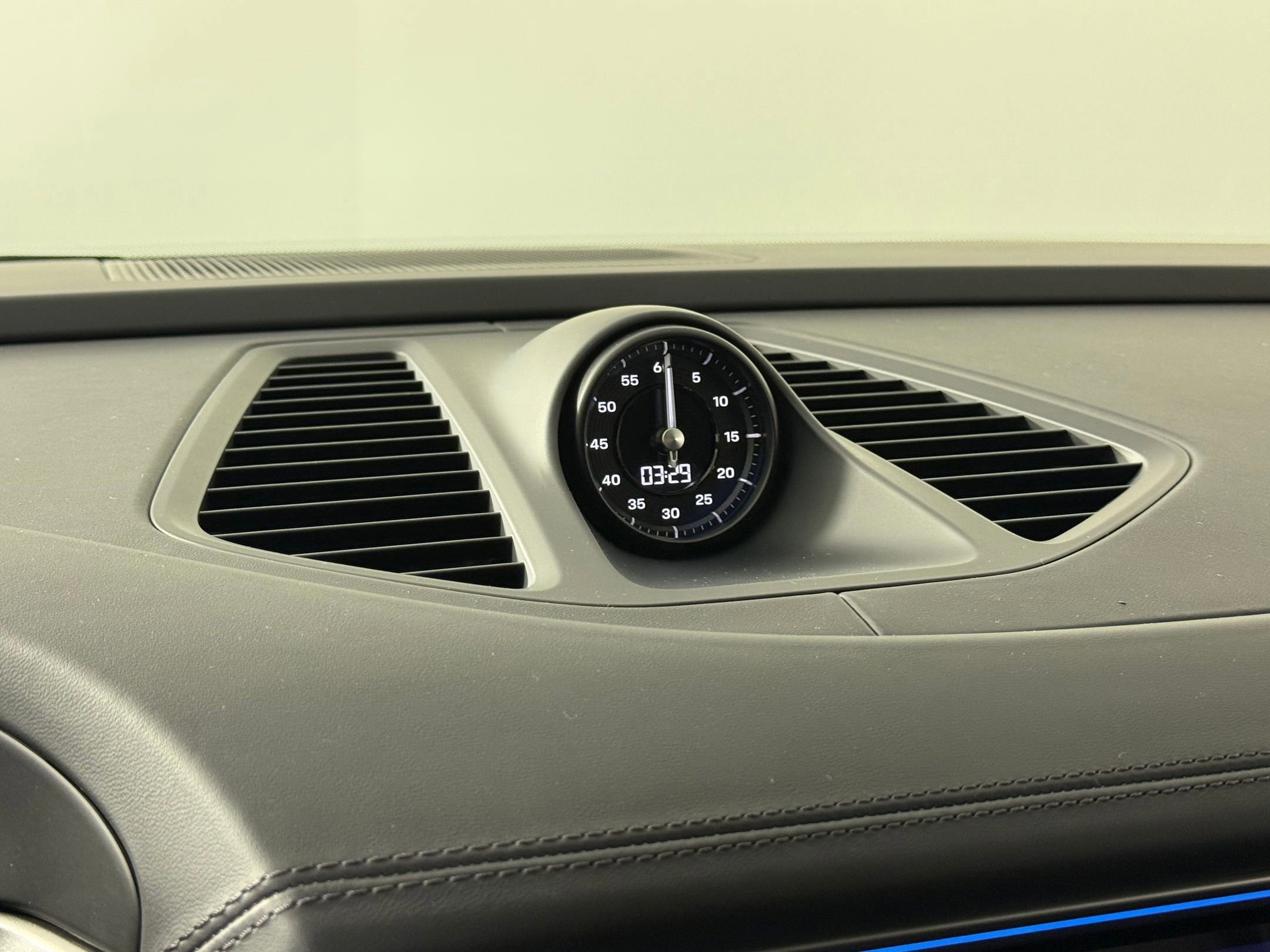 New 2025 Porsche Macan Electric image 21